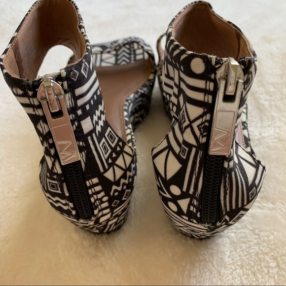 Matiko Platform Sandals - Picture 2 of 3